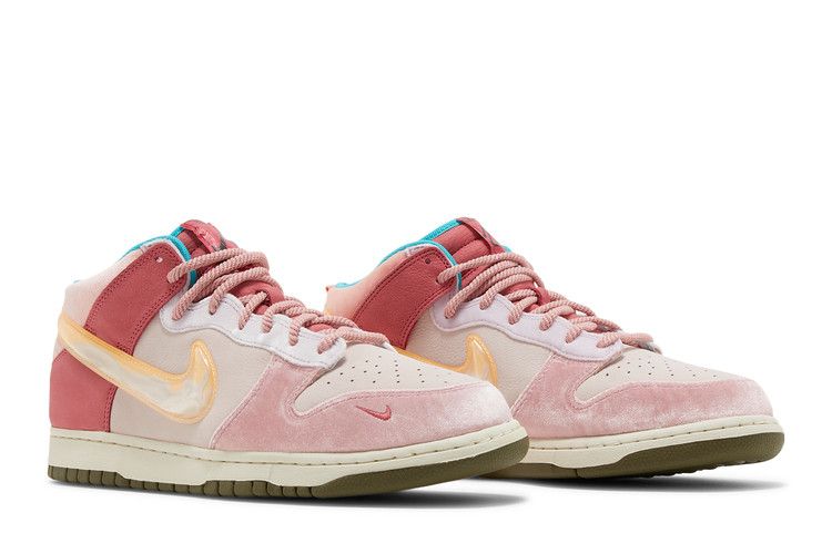 Nike Dunk Mid Social Status Free Lunch Strawberry Milk
