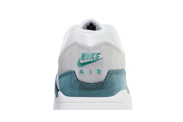 Nike Air Max 1 .SWOOSH Low Poly Adventure