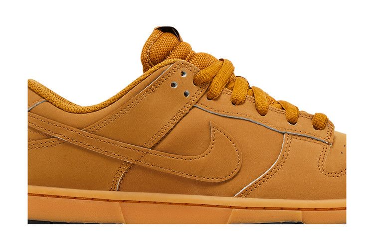 Nike Dunk Low Retro SE Wheat Gum