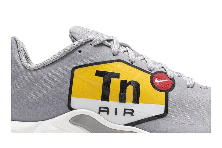 Nike Air Max Plus Big Logo Wolf Grey