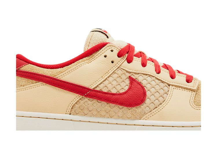 Nike Dunk Low Retro SE Strawberry Waffle