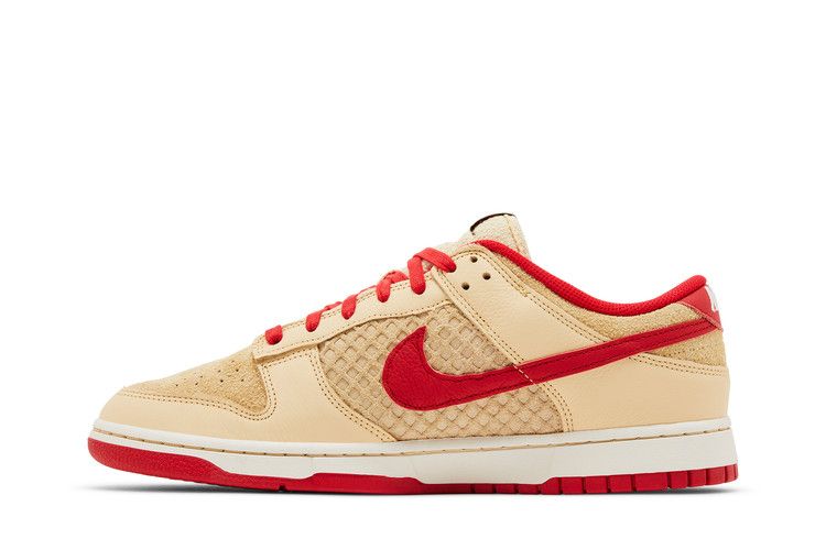 Nike Dunk Low Retro SE Strawberry Waffle
