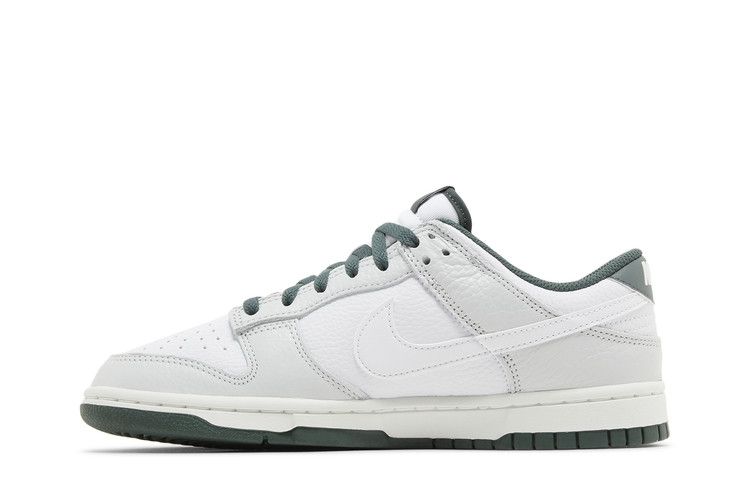 Nike Dunk Low Retro SE Photon Dust Vintage Green