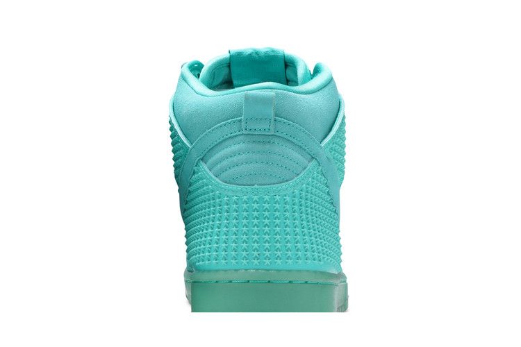 Nike Dunk CMFT Premium Light Retro