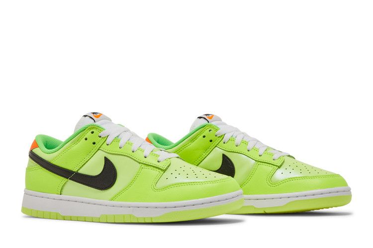 Nike Dunk Low SE Splash Volt