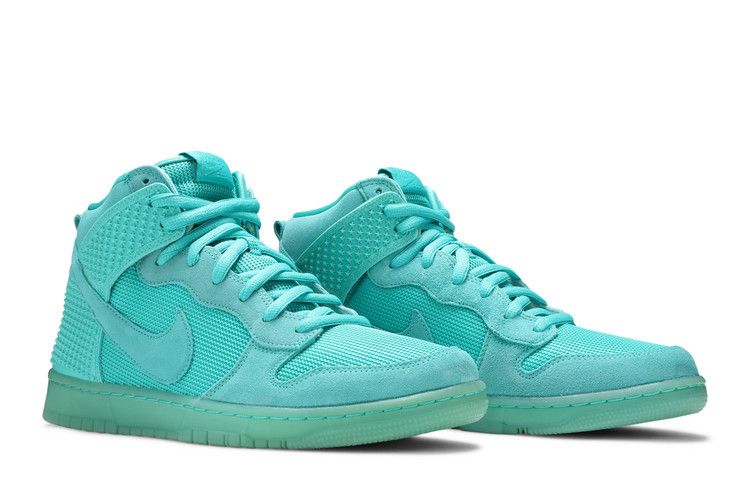 Nike Dunk CMFT Premium Light Retro